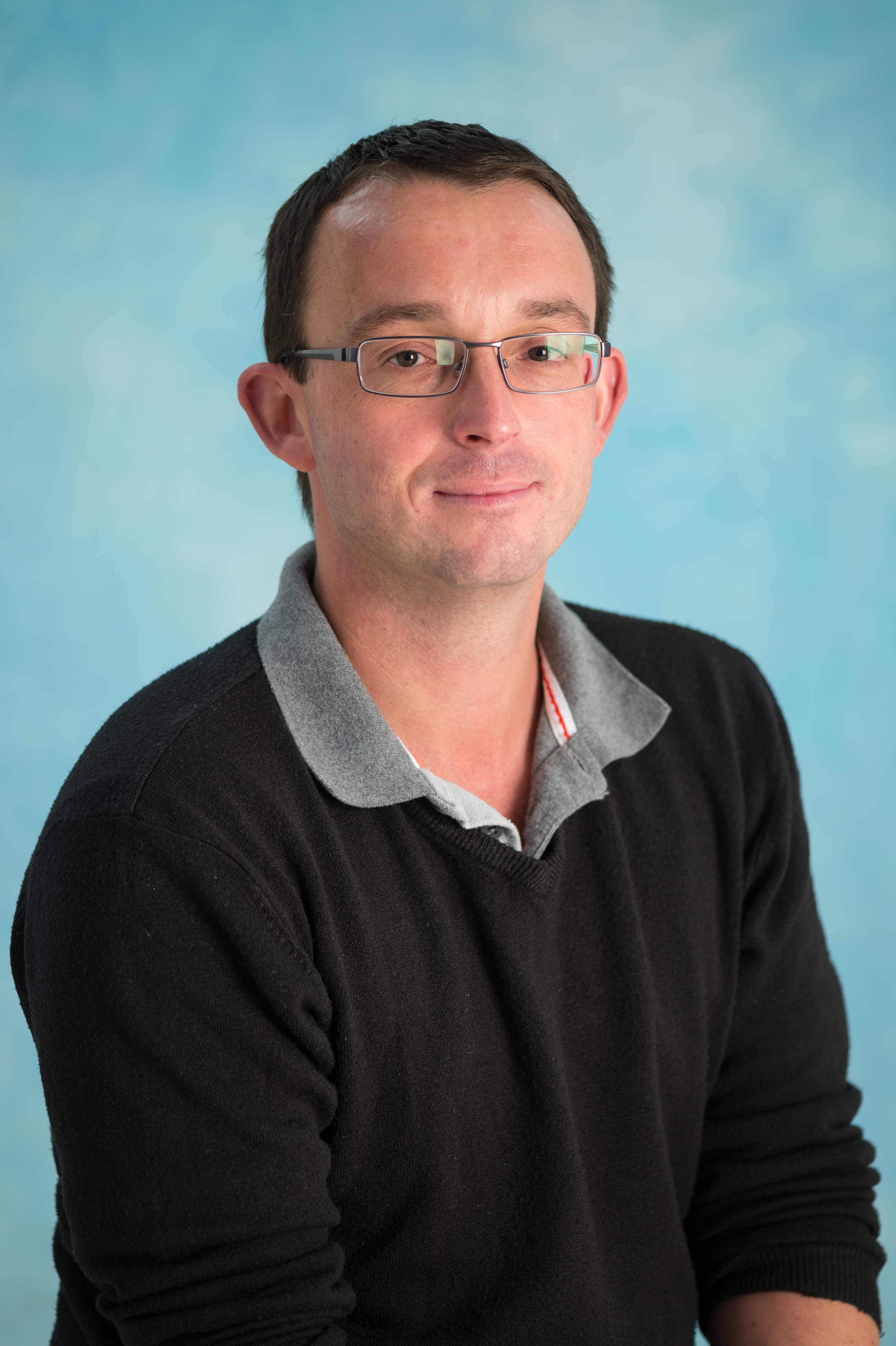 Dr Simon Richards